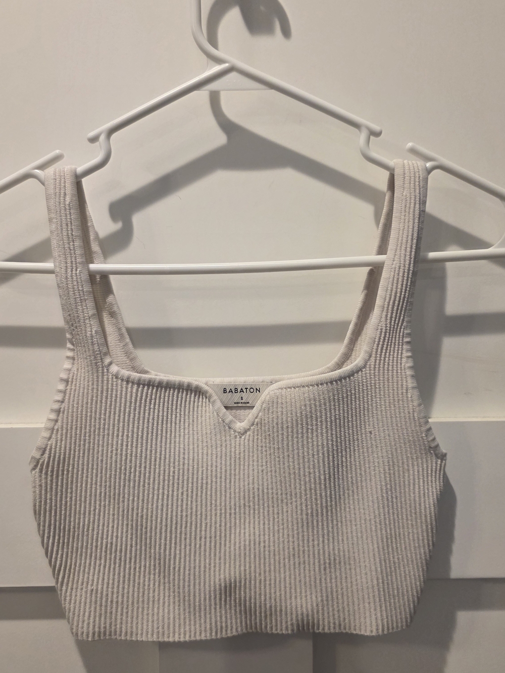 Aritzia Babaton Women's Sculpt Knit Crop Top Size S White